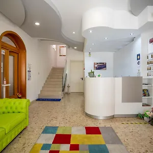 hotel-eraclea.hotelslidodijesolo.com/